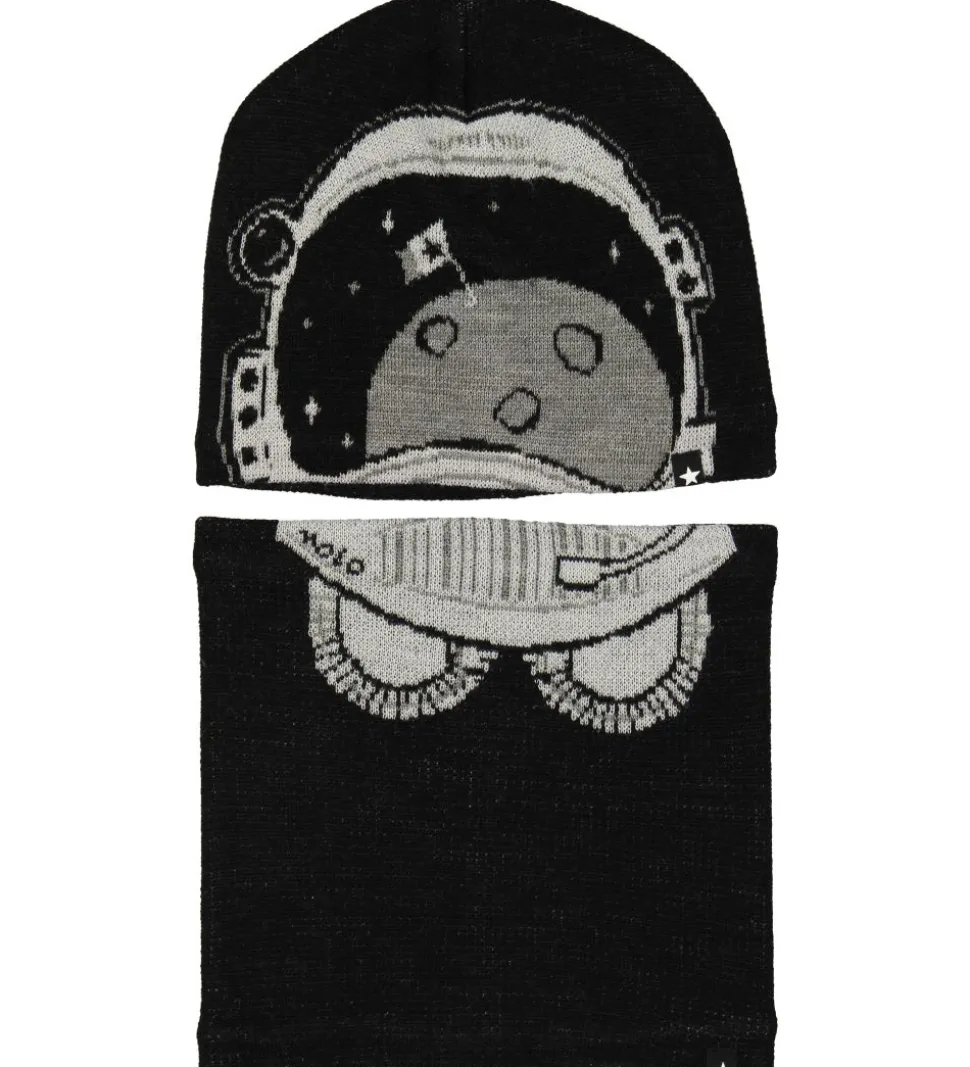 Molo Hue m. Tube - Kleo - Uld/Polyester - Very Black m. Rumhjelm